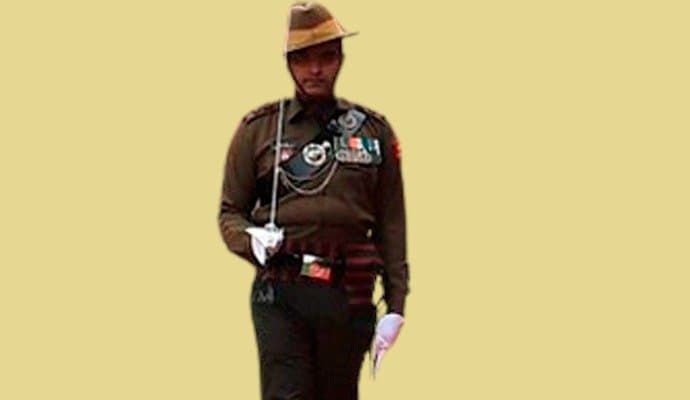  two entrances to becoming an officer in the army