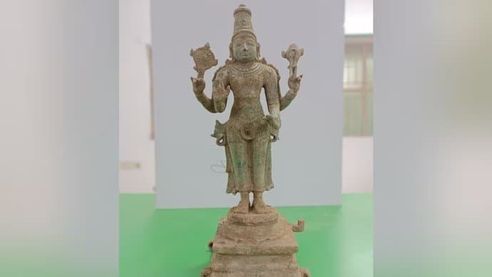 Tamil Nadu Police seize 15th-century Vishnu idol worth Rs 2 crore, 7 arrested gnr 