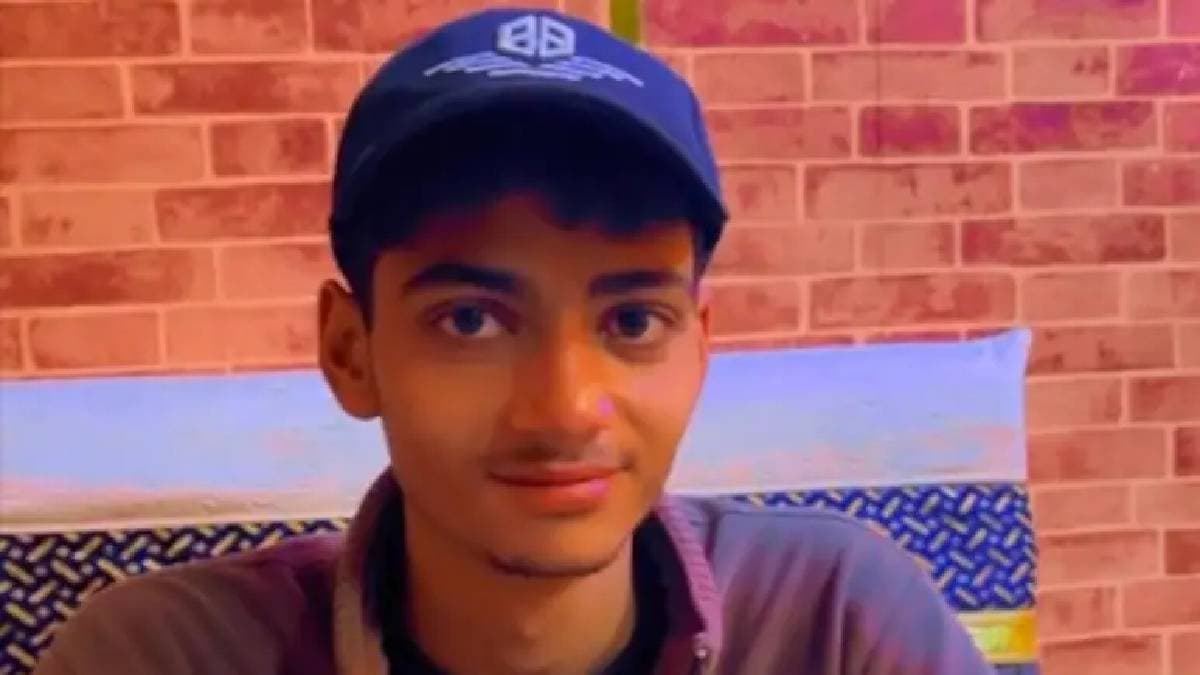 Teen Kills Junior For Stealing Girlfriends Video Blackmailing Her