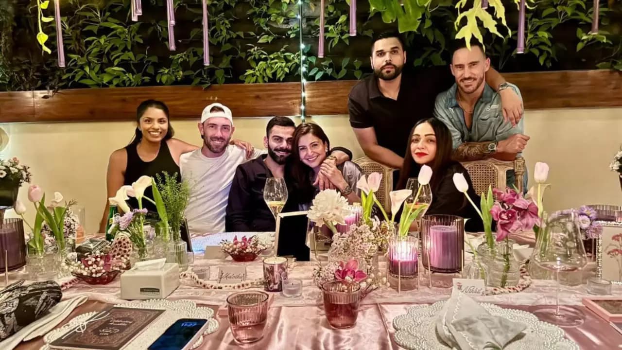 Anushka Sharma’s birthday pics release; enjoys dinner with Virat Kohli, RCB team
