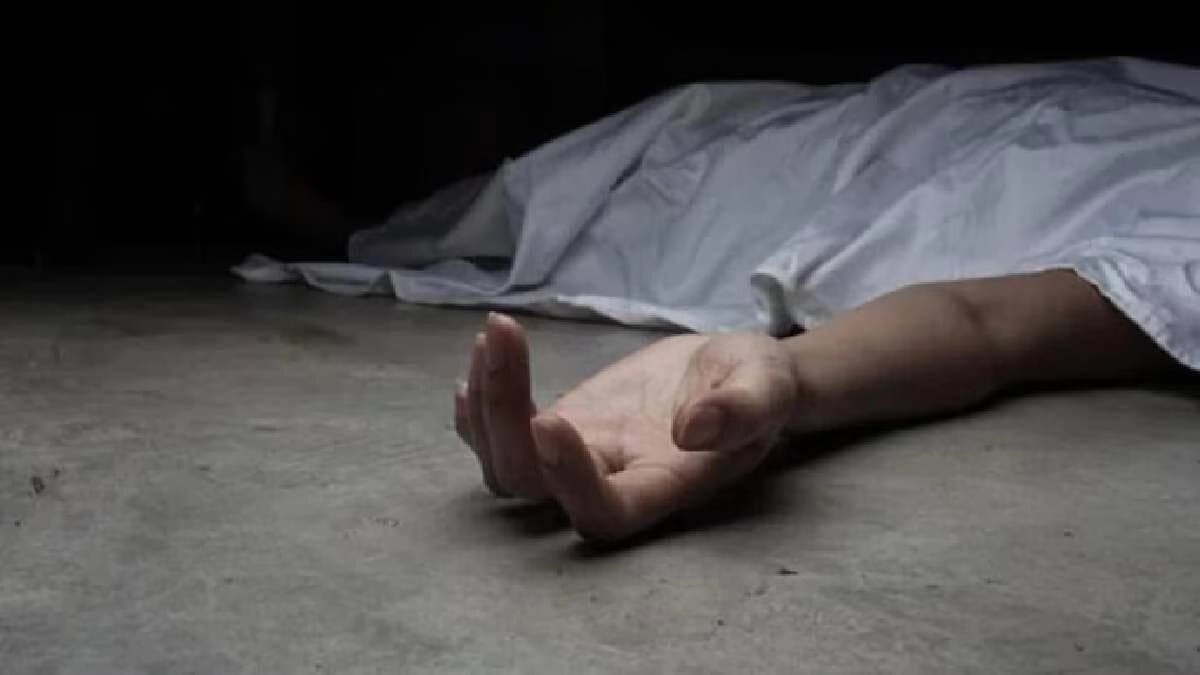 Man dies in UP hospital due to no treatment body lay unattended for 11 hours