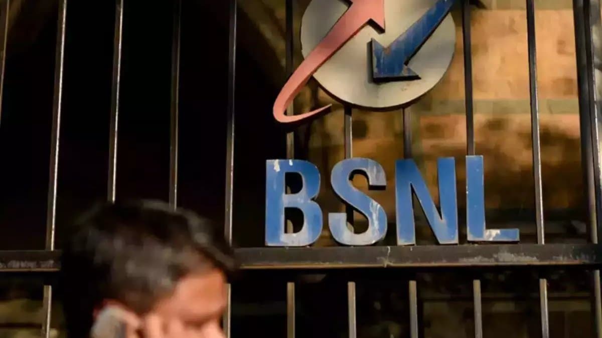 bsnl posts rupees 262 crores profit after 17 years gnr