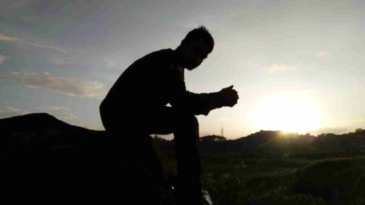 Boy Jumps To Death From Hill As Mother Refuses To Buy Phone in Maharashtra