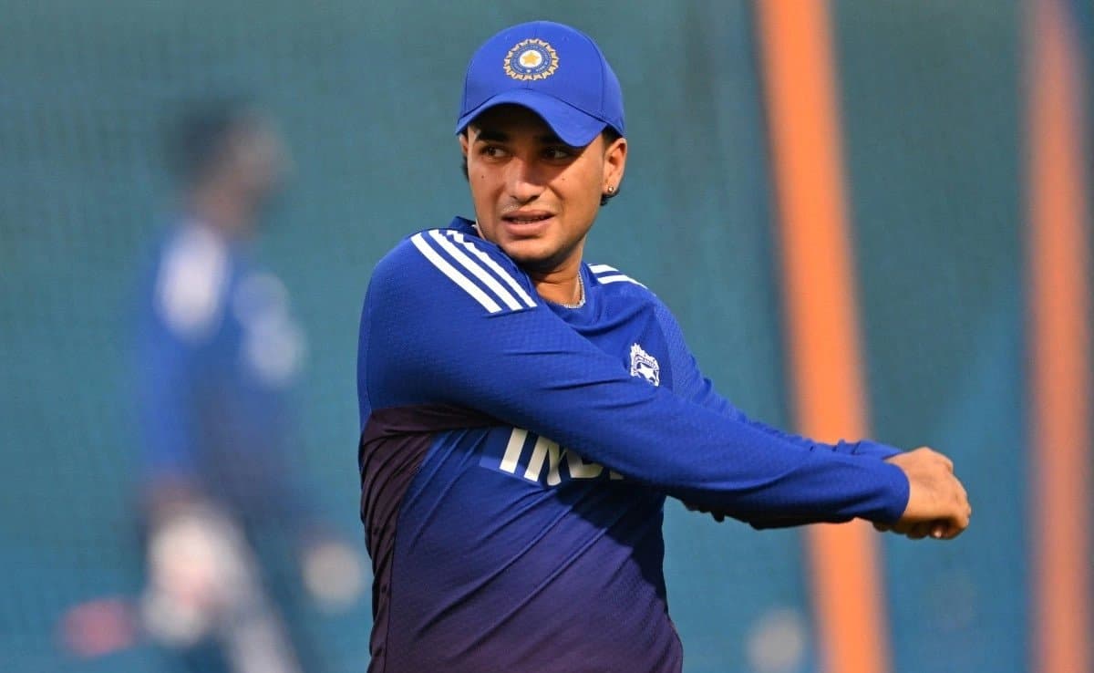 Shubman Gill clean bowled by local bowler-India star slams 25-30 sixes 