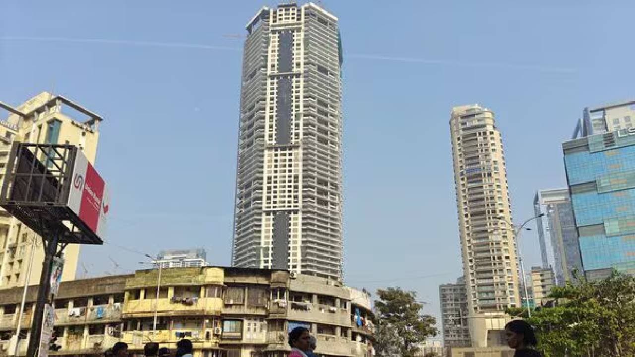 This is the tallest building in India also called Indian Burj Khalifa know everything