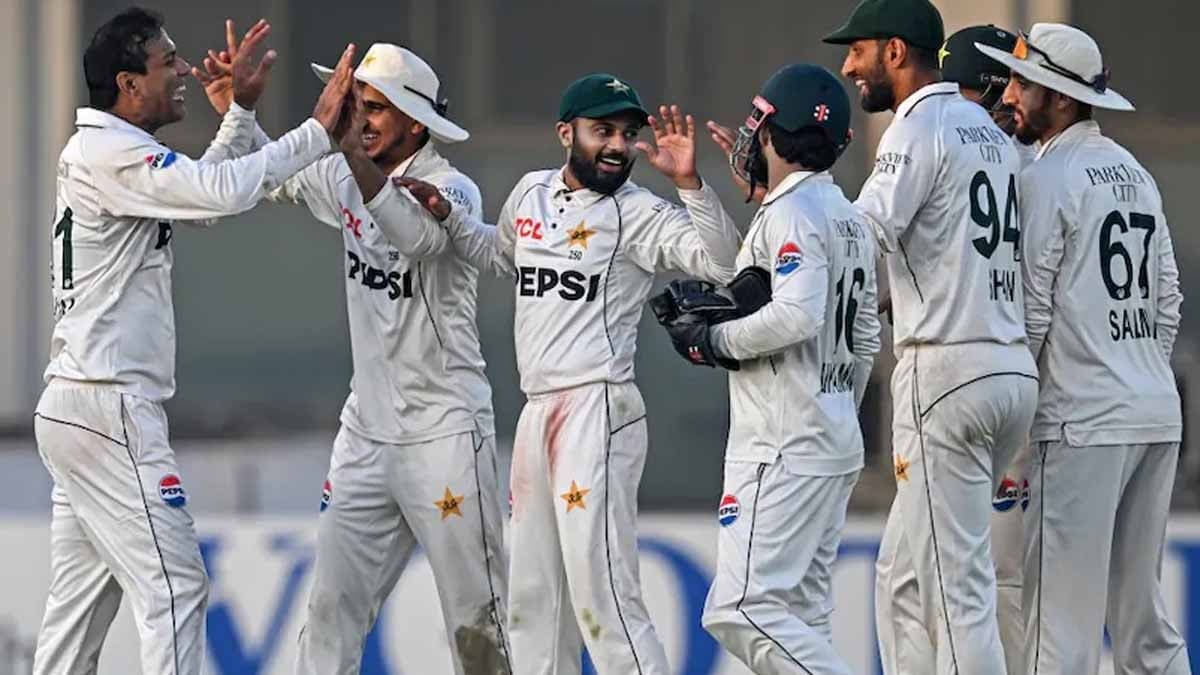 Pakistan Script Mammoth 152-Run Win, Level Series At 1-1 spt