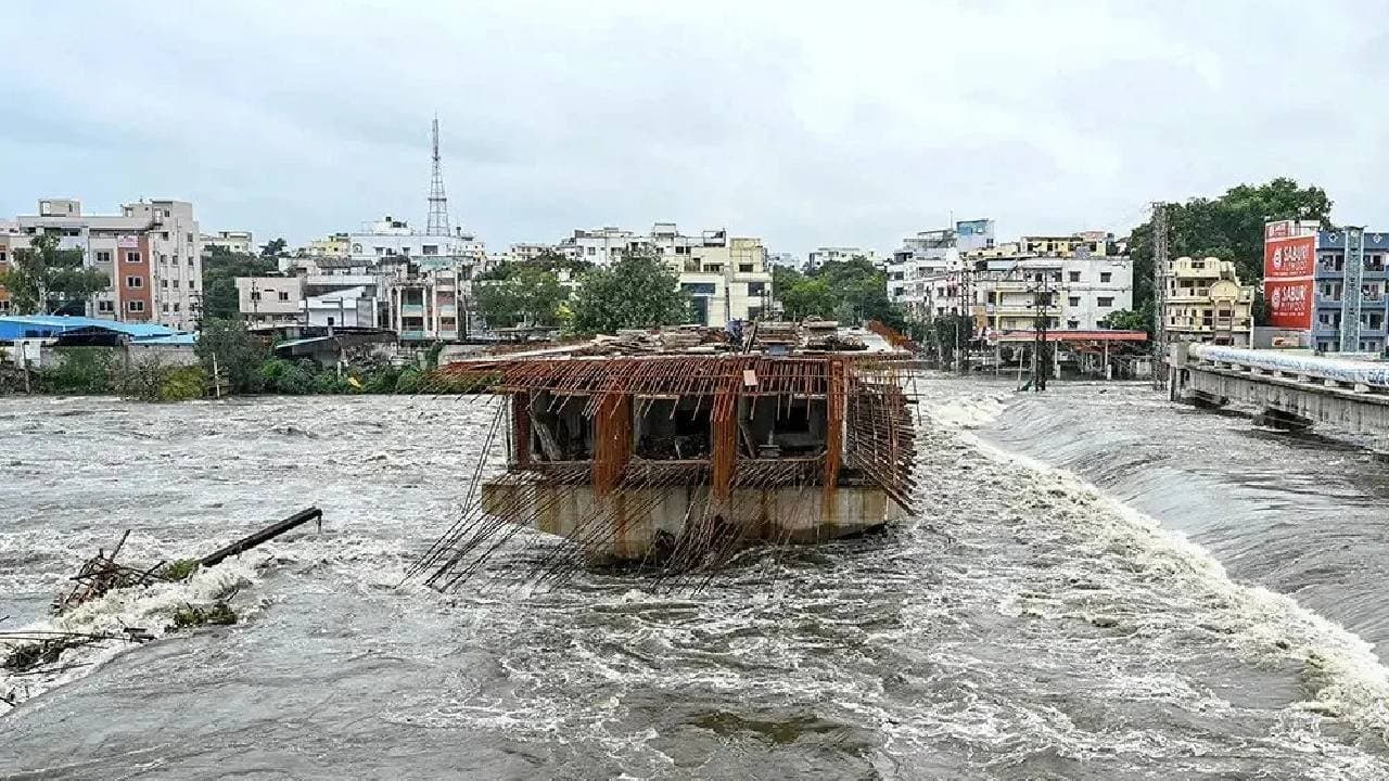India sends aid to cyclone-hit Sri Lanka under Op Sagar Bandhu
