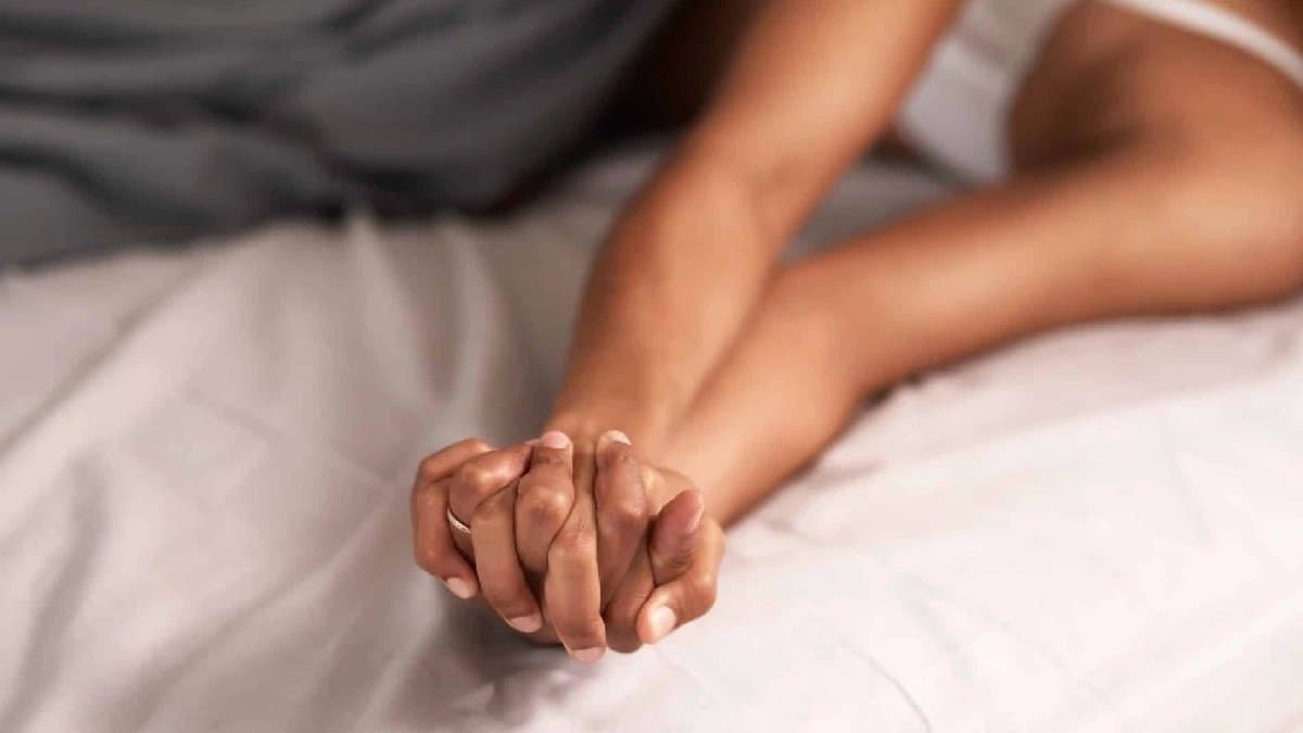 Low frequency of physical intimacy is associated with increased mortality risk in women