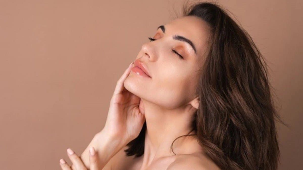 By applying ghee on face before sleeping get glow your skin will glow instantly