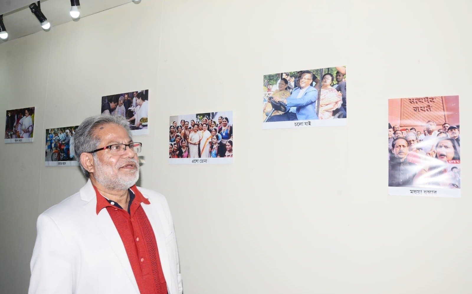 Subodh sarkar at aajkaal stall 