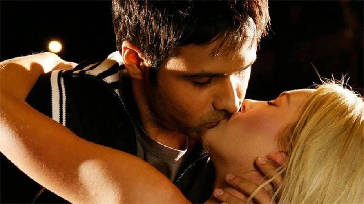 Emraan Hashmi talks how his wife and father reacts on intimate kiss scenes in his movies