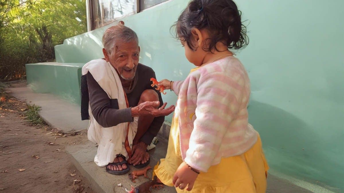 grandfather plays with great-granddaughter viral video