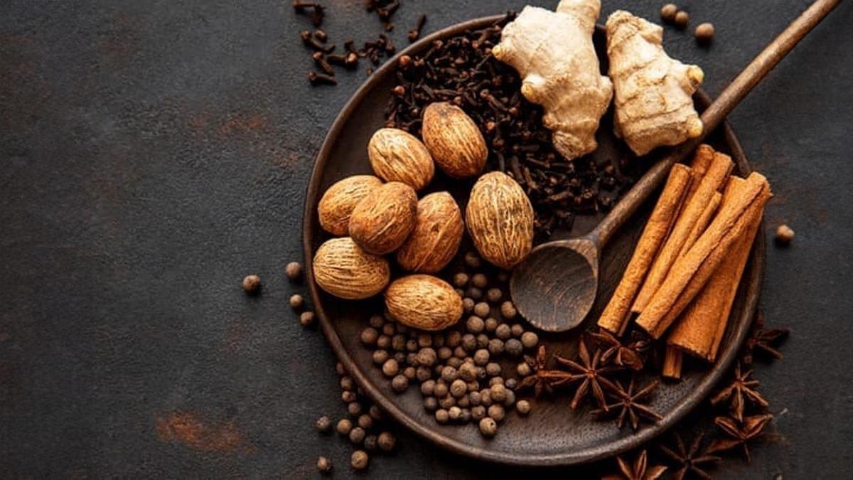 using of cloves can protect from dry cough and cold,also take care of your others Many health issues lif