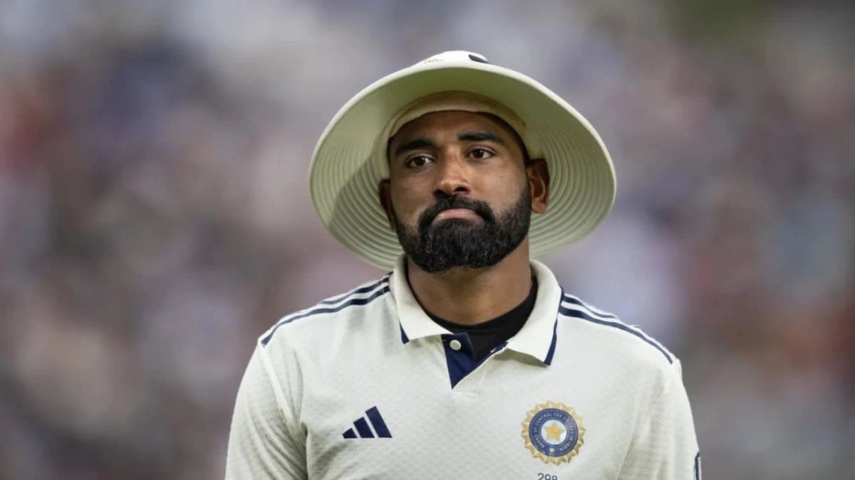 Former cricketers lambasted Mohammed Siraj for catch blunder 