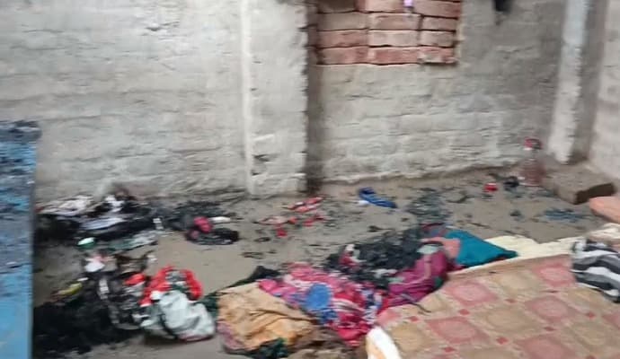 fire at bjp worker house at nandigram