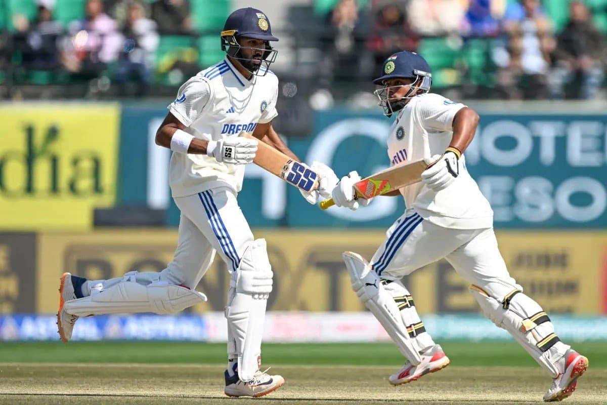 India-England: সরফরাজের অর্ধশতরান, বিশাল লিডের দিকে এগোচ্ছে ভারত