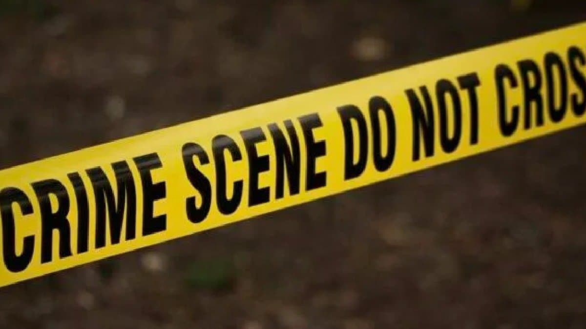 Youth body found in kolkata flat 