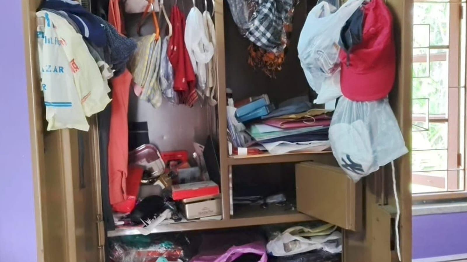 Cash and gold Stolen from houses in chinsurah_