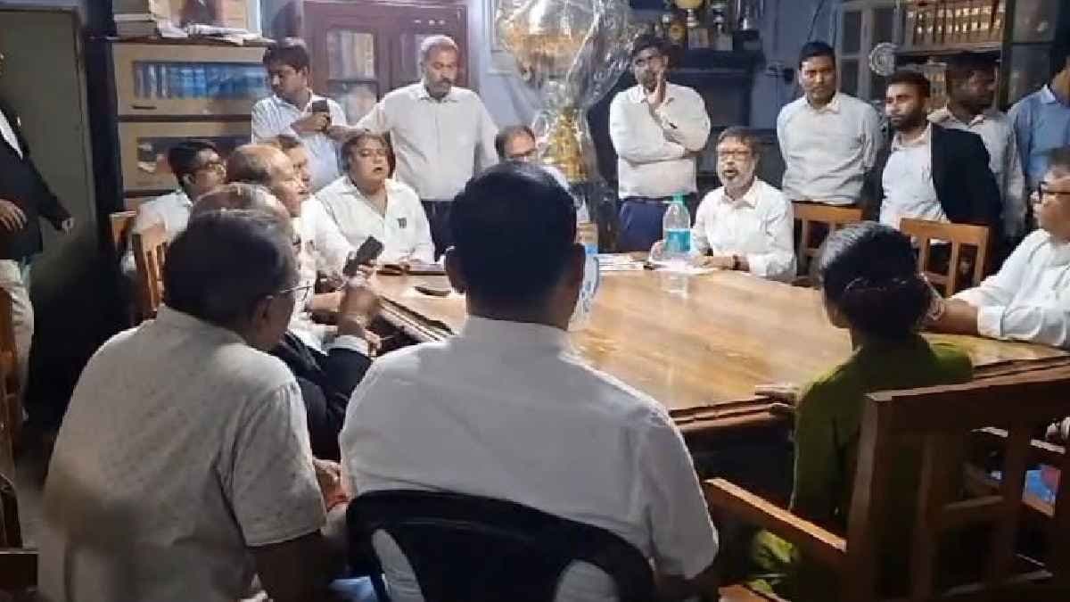 Burdwan Bar Association calls for Pen Down in protest for crime against a lady lawyer
