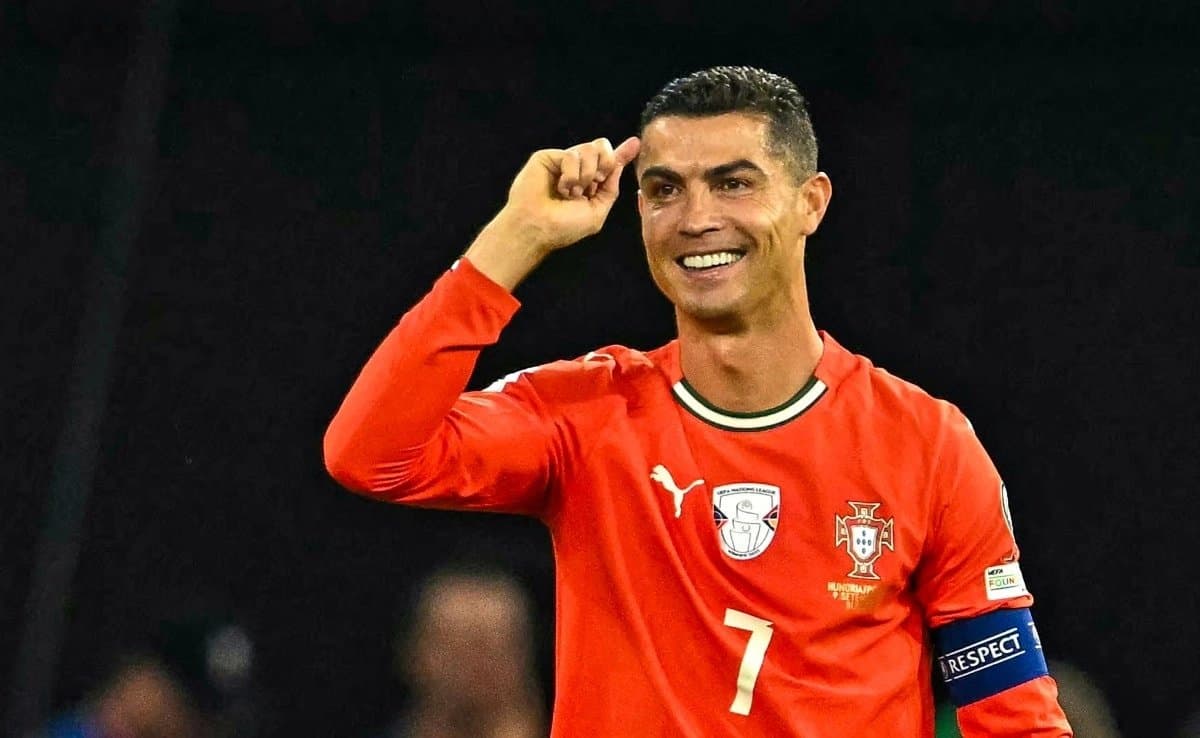  Cristiano Ronaldo scripts history-extends lead over Lionel Messi 