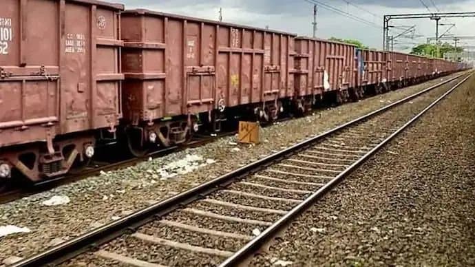 Goods train derails near Amroha in Uttar Pradesh gnr 