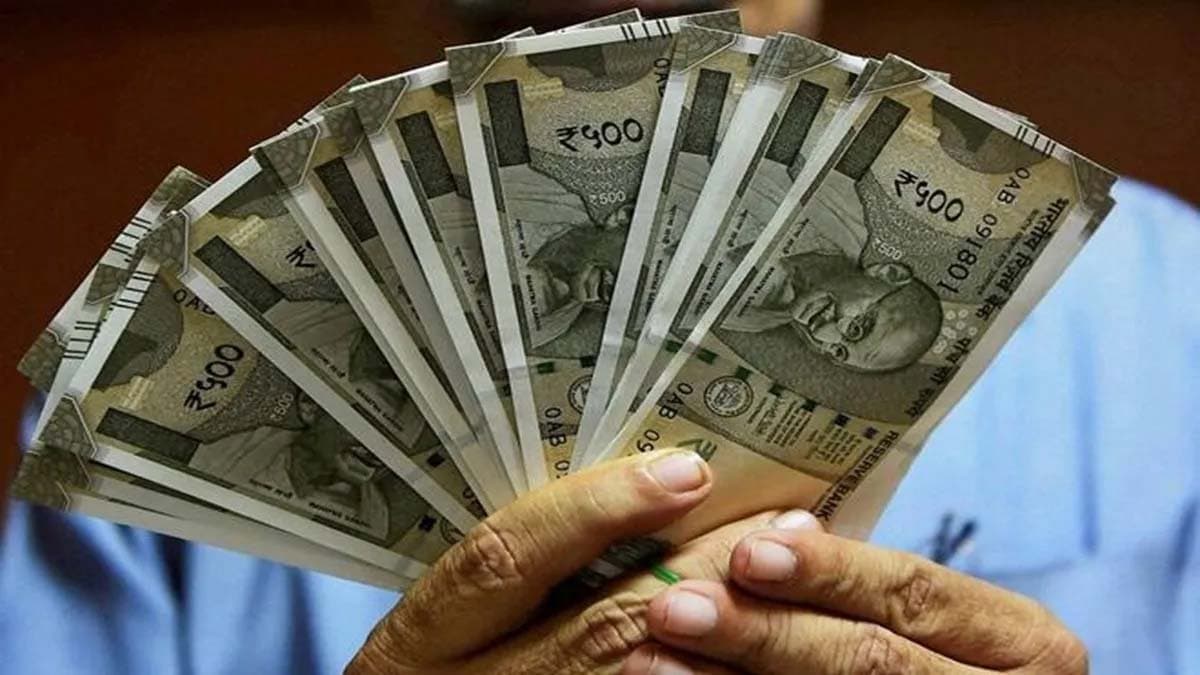Fake Rs 500 notes at six year high in FY25 Rs 2000 counterfeits fall RBI Report
