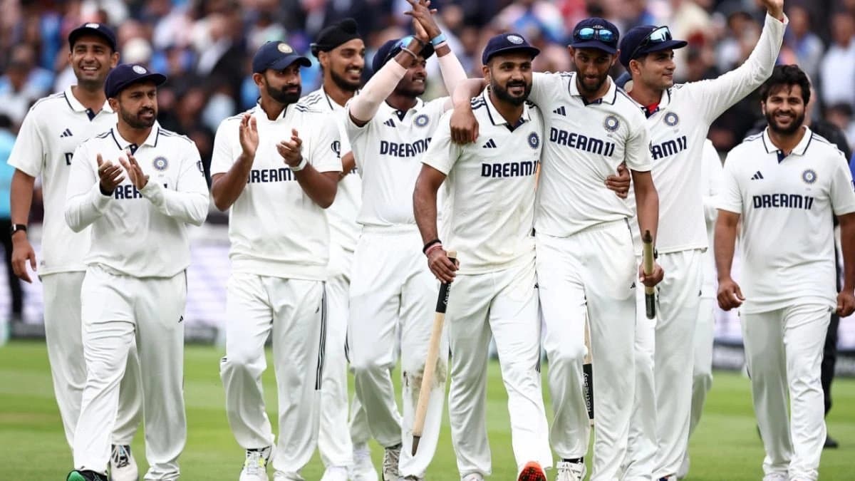 Former Cricketer Irfan Pathan tears Karun Nair and gives him four out of ten 