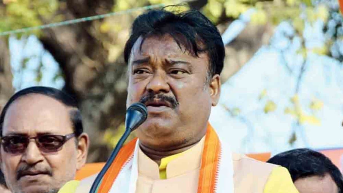 Minster Becharam Manna agitated over the high potato price gnr