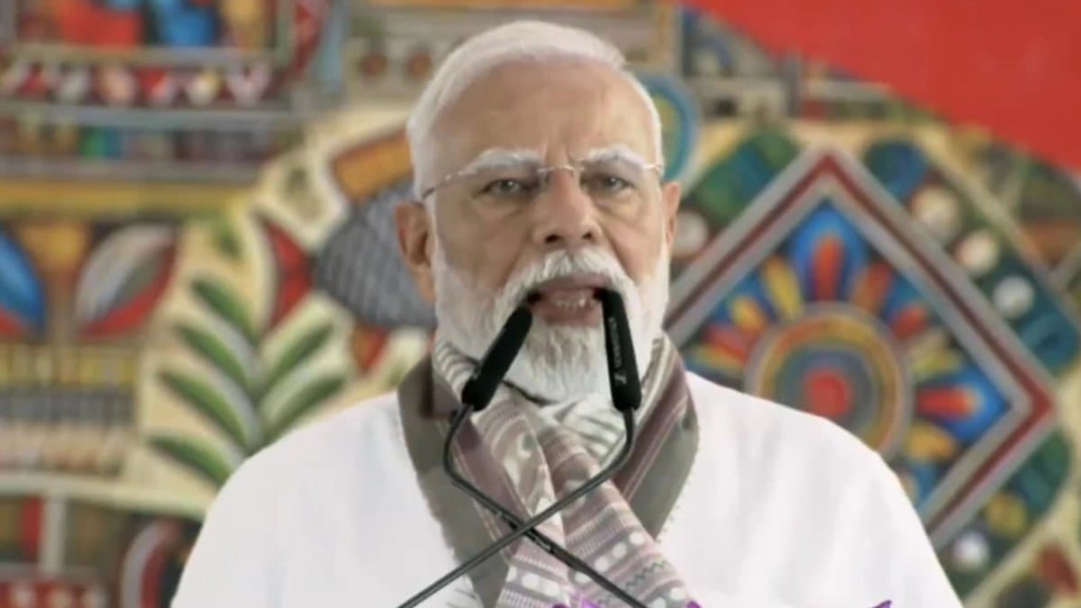 PM Narendra Modi defends bills to sack jailed prime minster and ministers