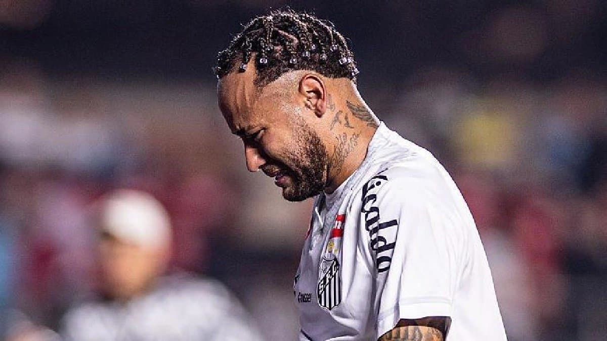Neymar Faces Disturbing Fan Threats Amid Santos Training Chaos After Devastating 6-0 Loss