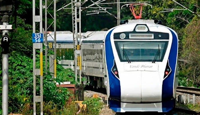 girl ran over by vande bharat at malda