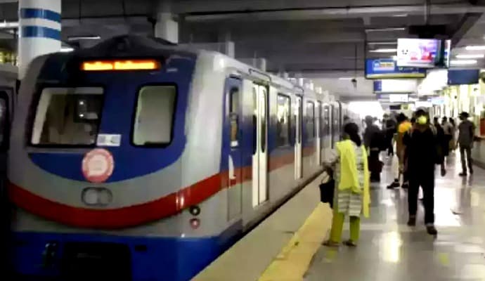 Man kills himself in netaji bhavan metro station