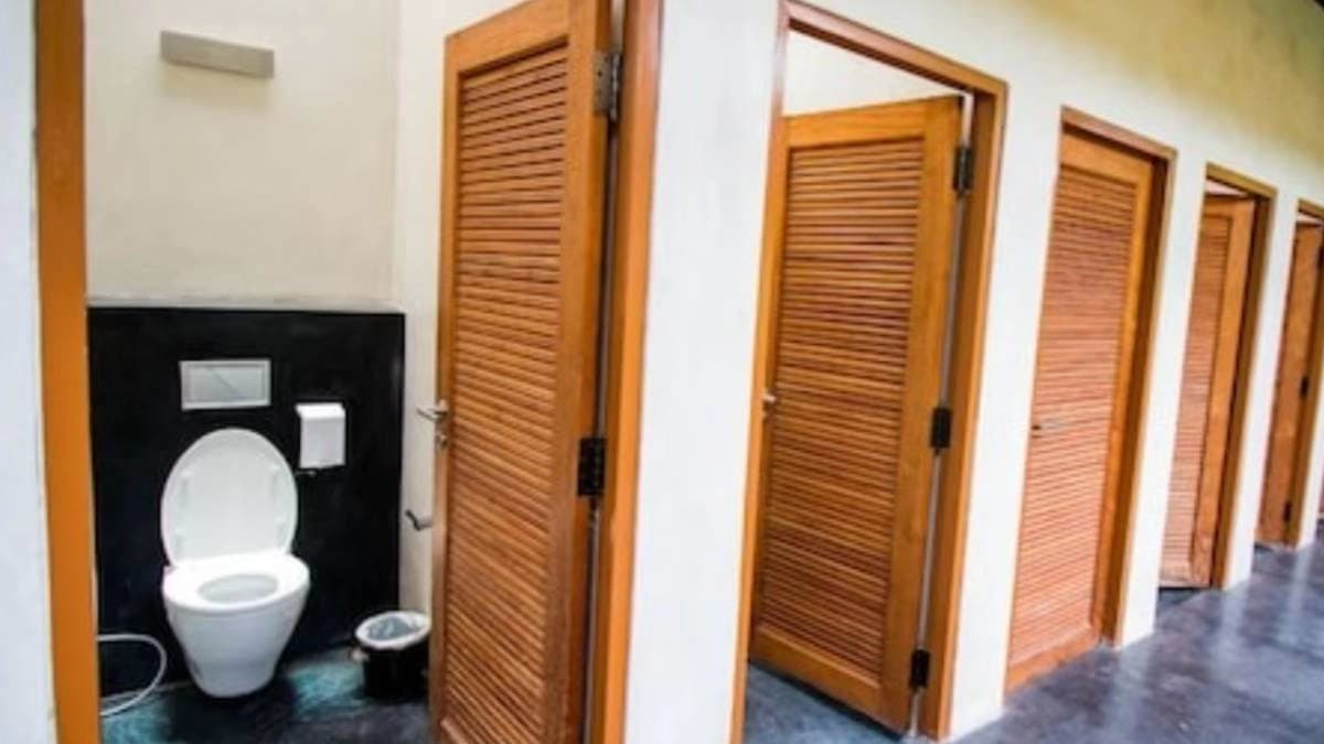 Dos and donts for women using public toilet
