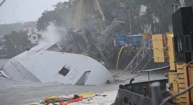 INS Brahmaputra:‌ আচমকা আগুন লাগল আইএনএস ব্রহ্মপুত্রে, নিখোঁজ এক নৌসেনা অফিসার