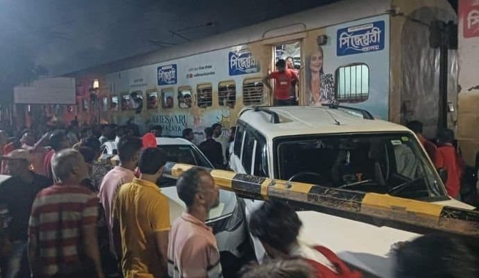 Train accident at khardaha