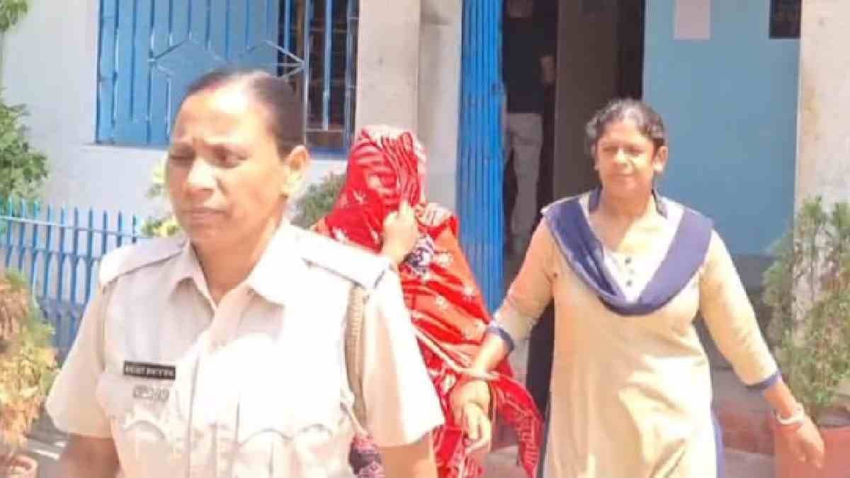 Police arrested a woman when she tried to supply simcard to her husband lodged in the jail