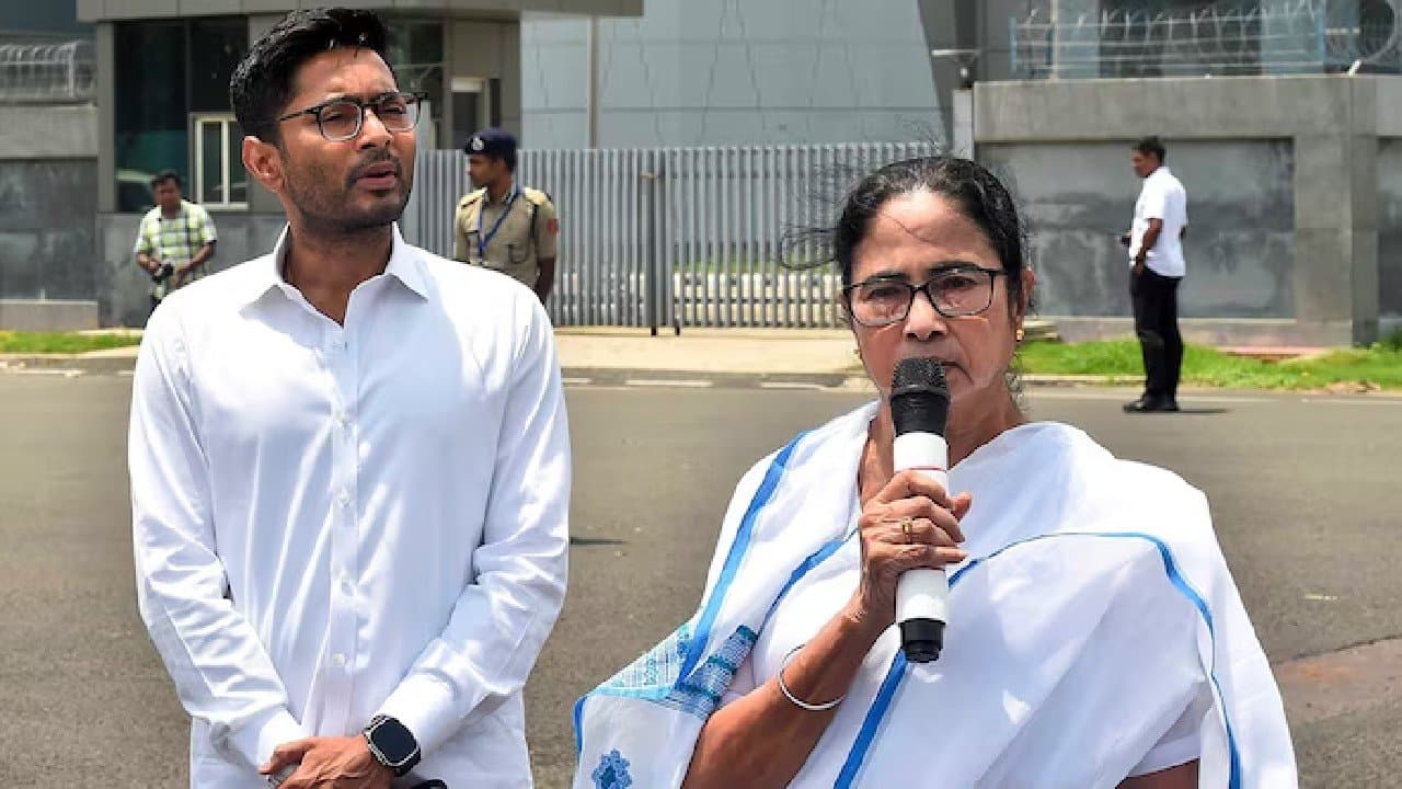 Mamata Banerjee and Abhishek Banerjee to join Rally on First Day of  Starting SIR