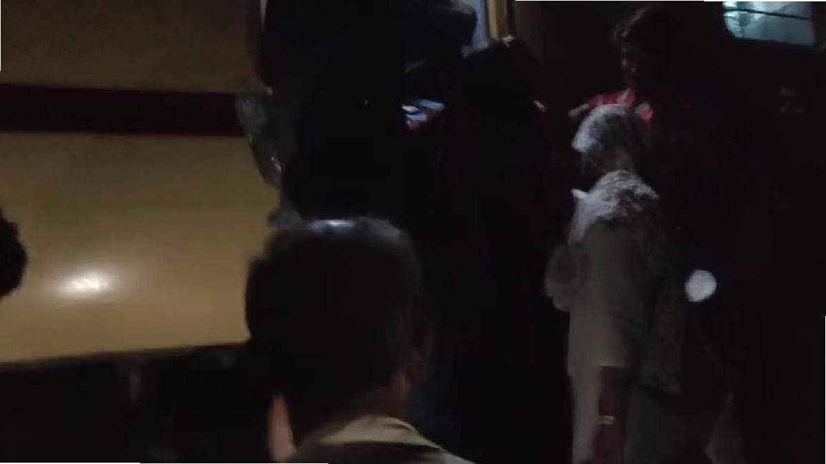 Fire Panic in North Bengal-bound Teesta Torsa Express gnr