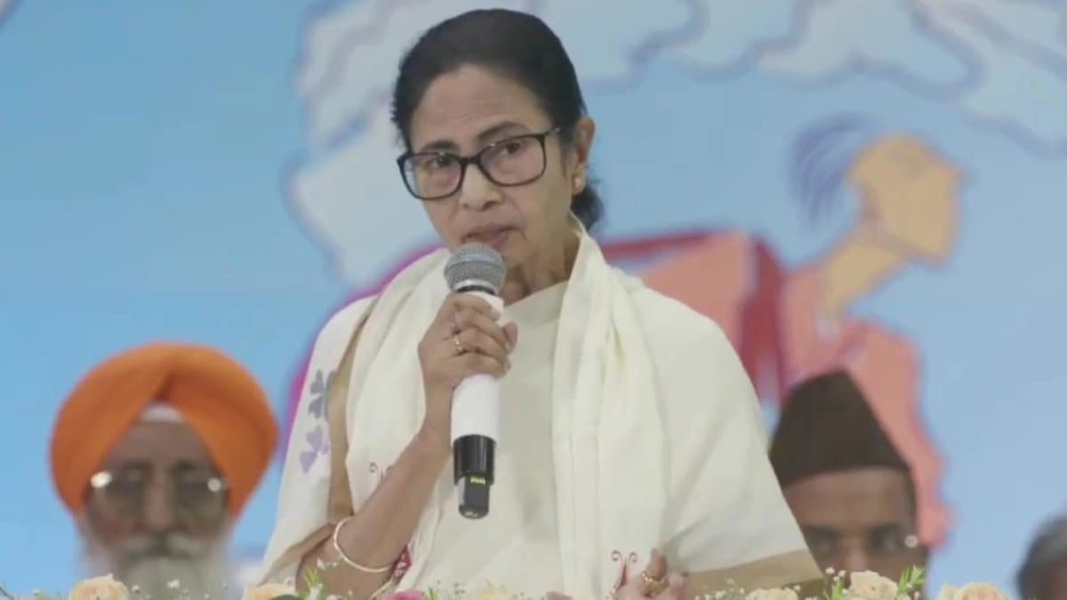 CM Mamata banerjee announced one lakh 10 thousand rupees donation to each Durga Puja Committee