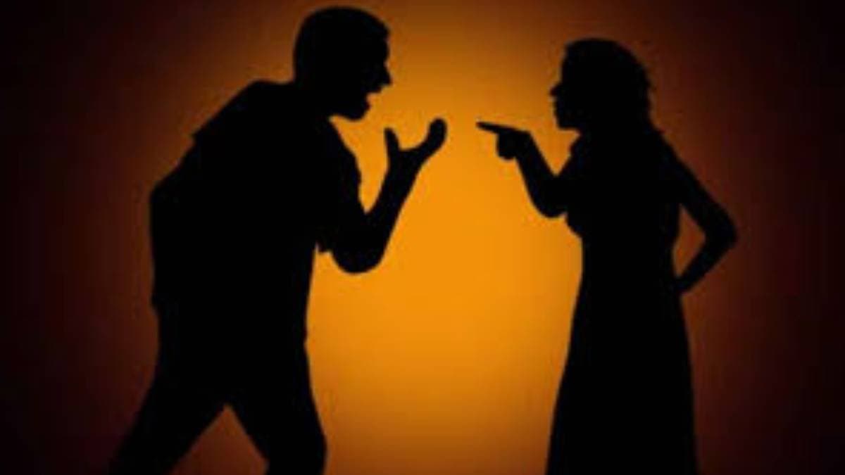 Quarrel over social media addiction between husband wife at Bhopal