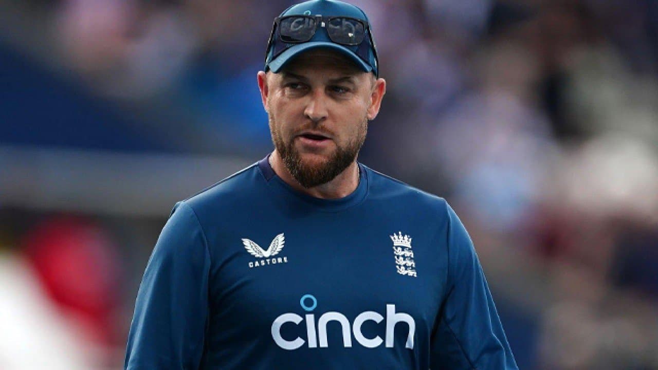 England coach Brendon McCullum urges fans to keep faith after Perth horror