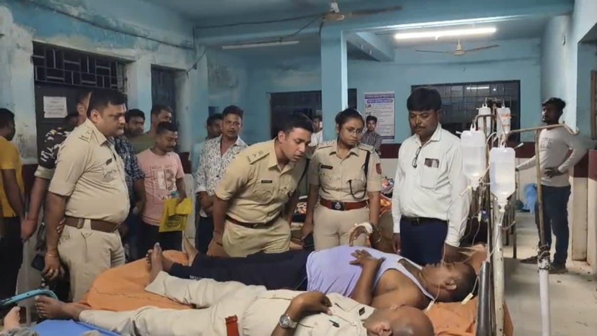 Police And BSF Clash