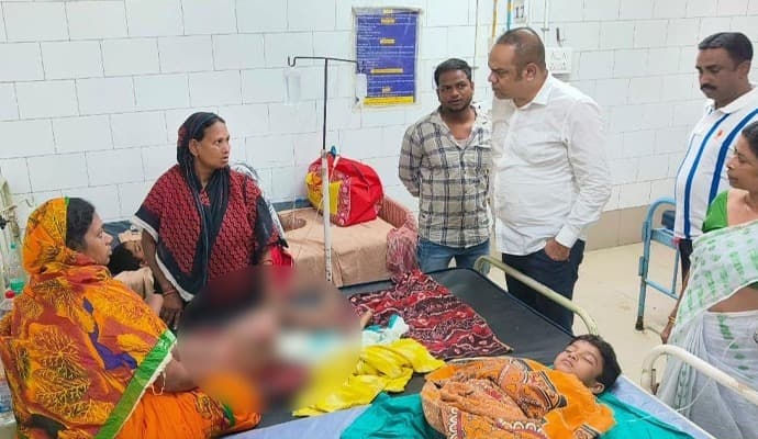 Gas cylinder blast at murshidabad, 13 injured