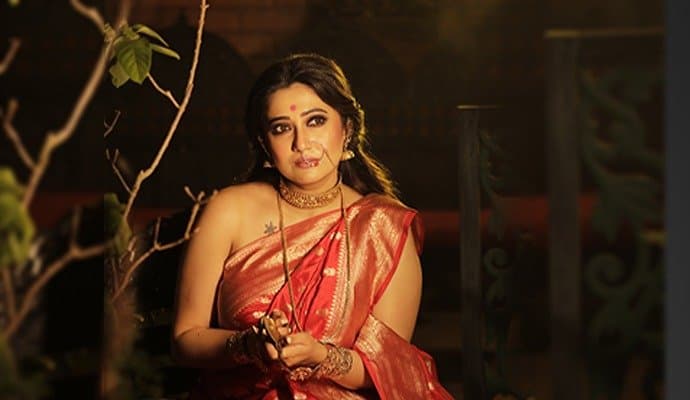 Fashion: সমৃদ্ধির সাজে  সম্পূর্ণা! আজকালের ফ্যাশন ফ্লোরে...