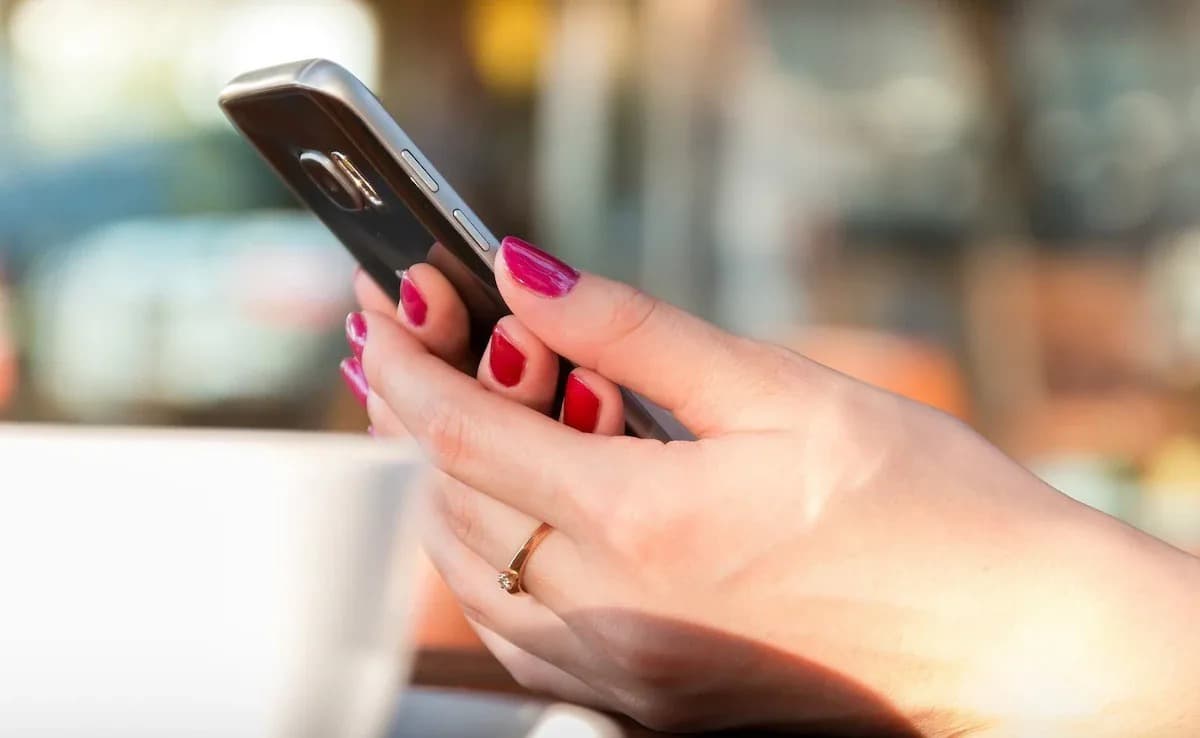 India mobile phone manufacturing rises gnr 