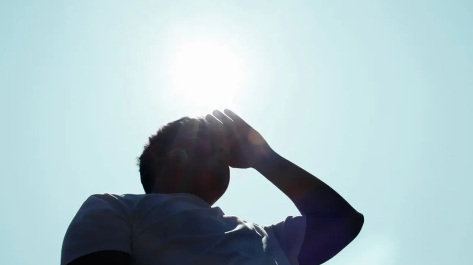 A young man died in the heat in Kolkata