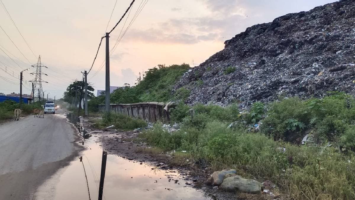 Siliguri mayor becomes angry for dumping of Sikkim garbage gnr