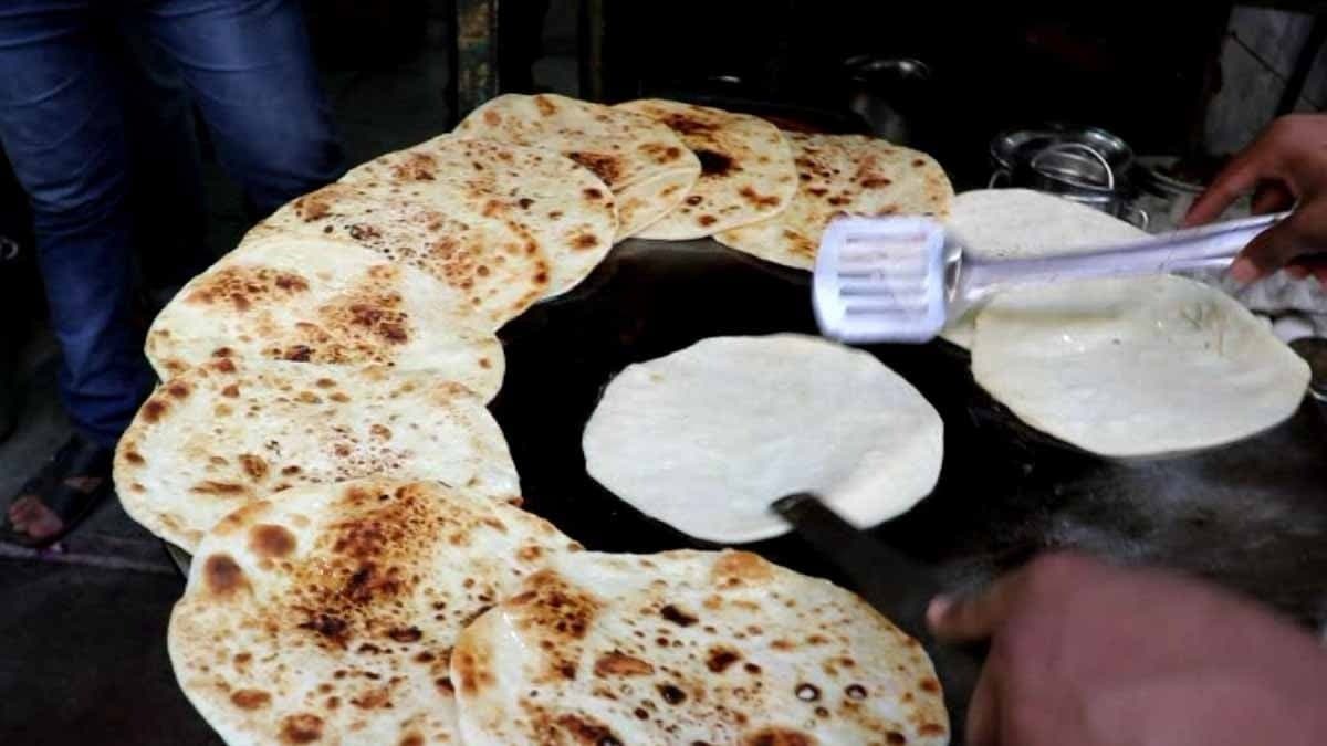 Hotel Worker Spitting On Rotis In UPs Barabanki, Arrested gnr 