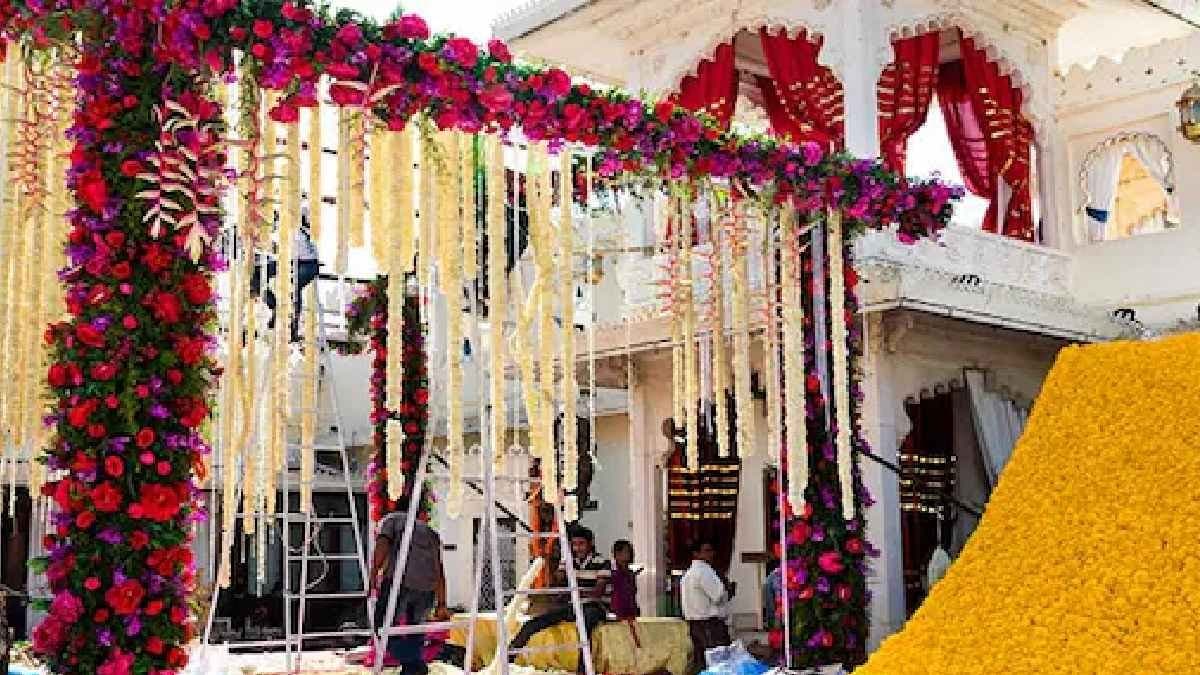 Marriage ceremony turns bitter when the two sides start fighting each other