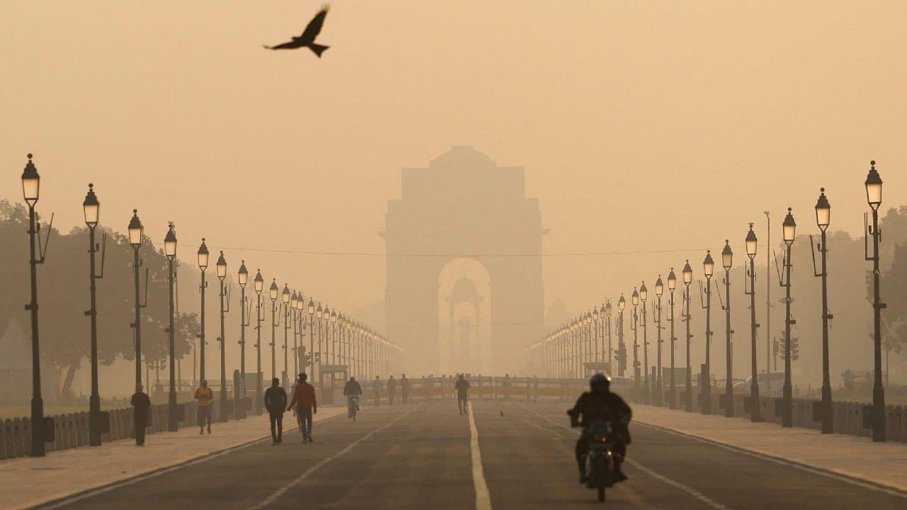 Delhi:  Air Quality Index steadily worsened AQI surges to season high